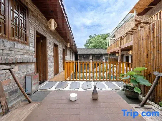 Zhoufu B&B, Liujiang Ancient Town