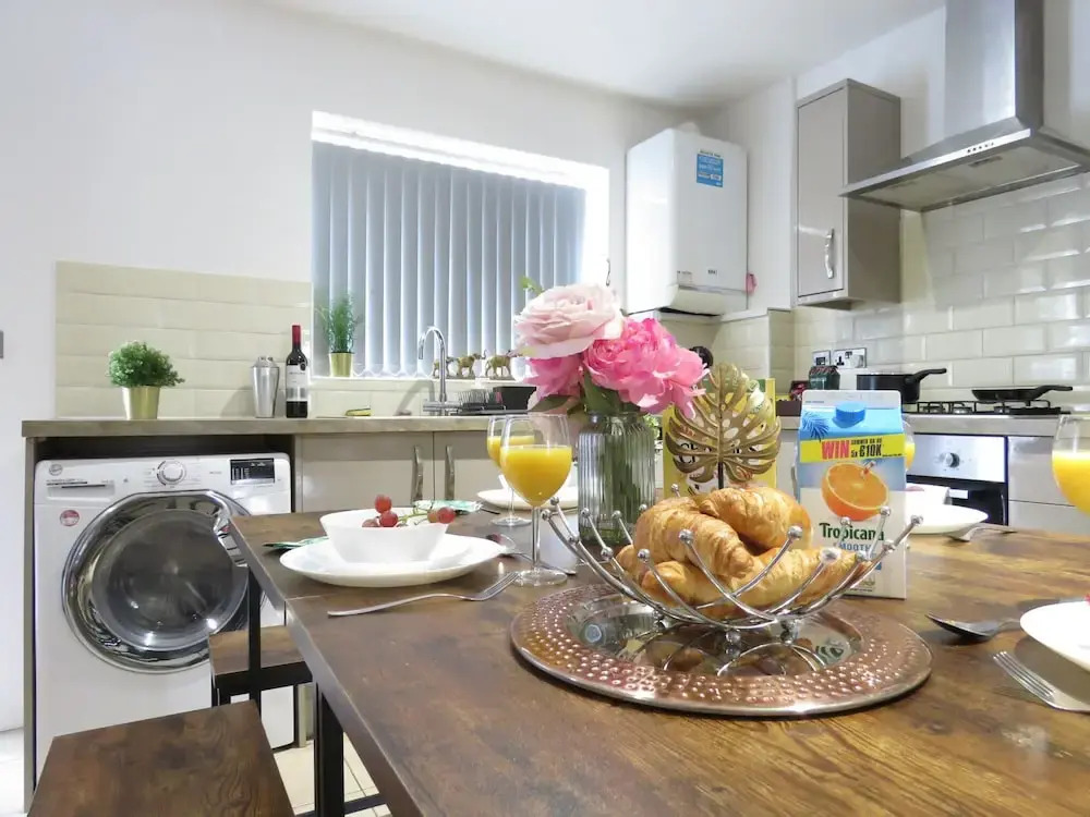 Tudors eSuites 4 Bedroom House