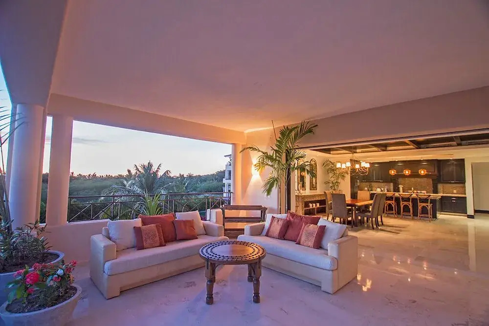 Luxurious 3 Bedroom Condo
