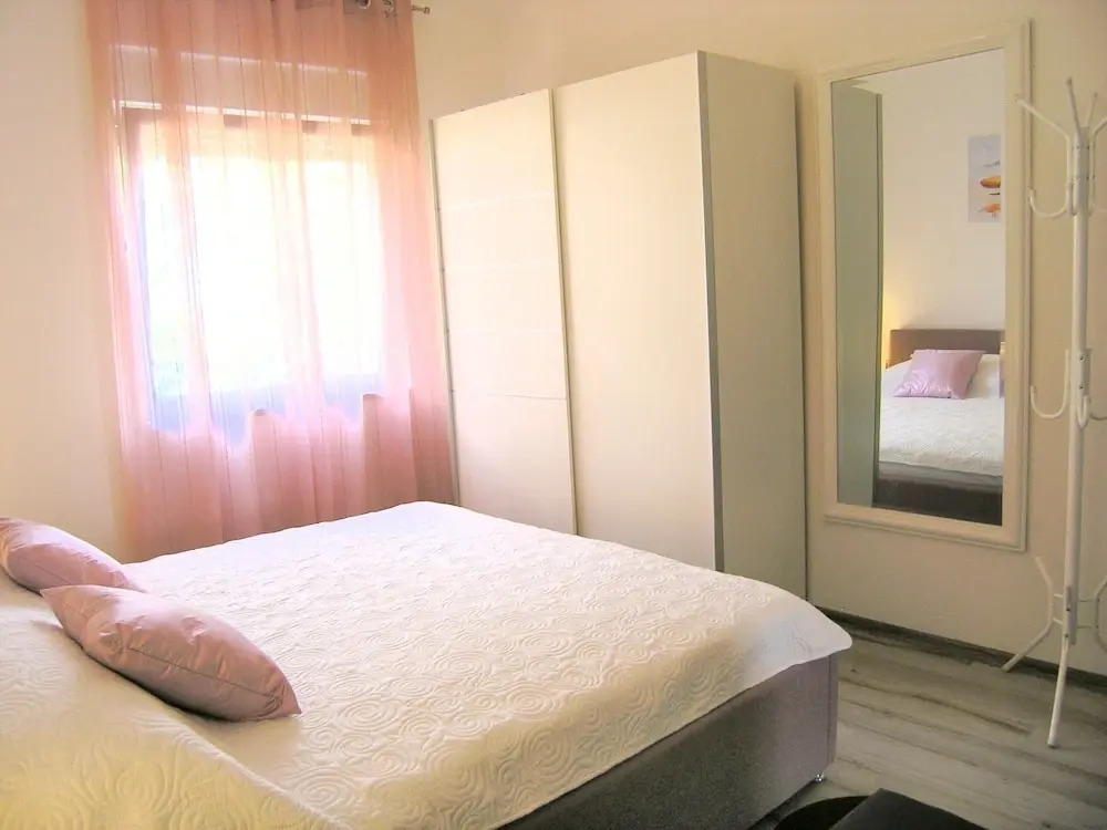 Apartment Ante