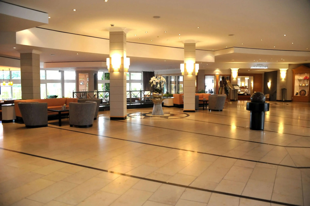 COURT HOTEL