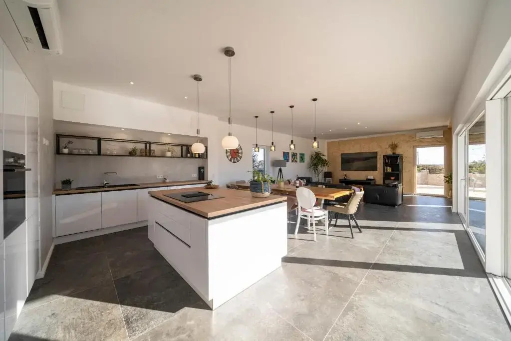 Villa Elani - Stylish And Modern 6B Seaview Villa
