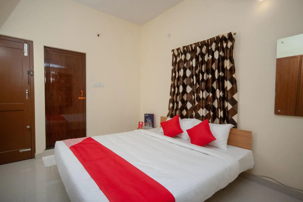 OYO 79252 INN34 Porur