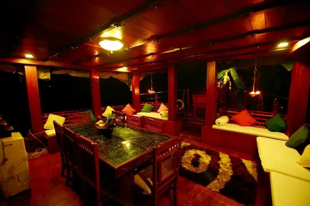 Best Kerala Houseboat