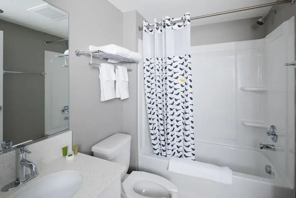 Uptown Suites Extended Stay Nashville TN - Smyrna