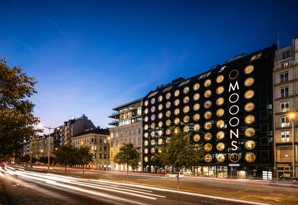 MOOONS Vienna