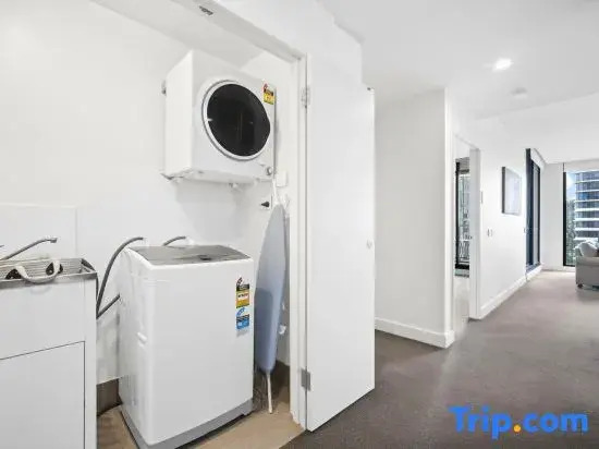 Waterview 1Bedroom Plus Study Room at Wentworth Point