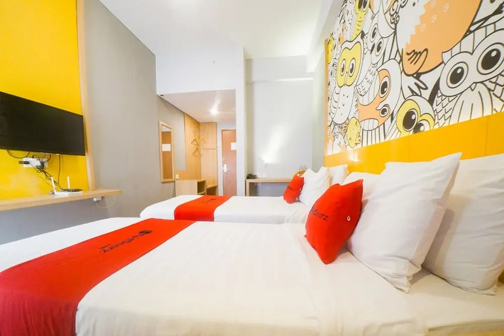 RedDoorz Apartment near Bundaran Satelit Surabaya 2