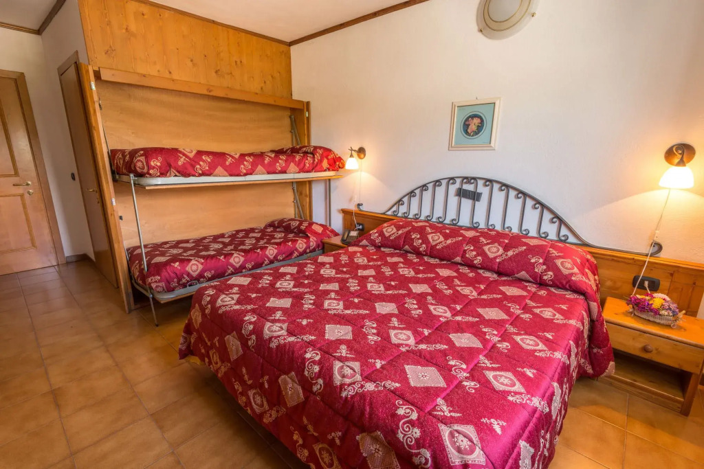 Hotel Iris