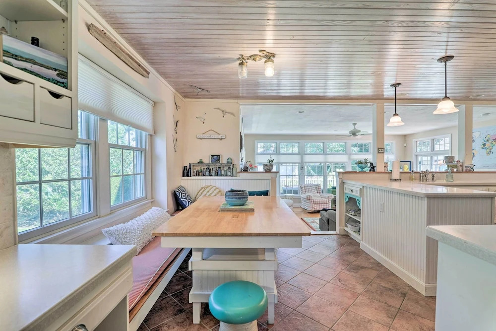 Cape Cod Cottage w/ Deck, Grill, & Games!