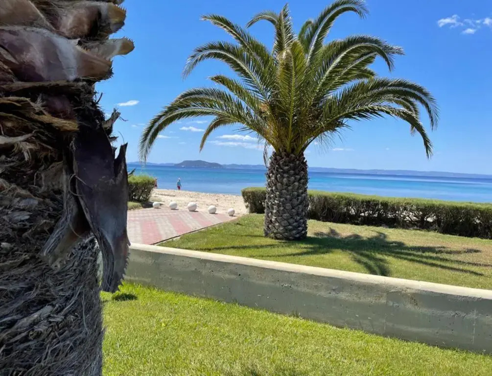 Relax in This Sithonia Property With Ocean Views