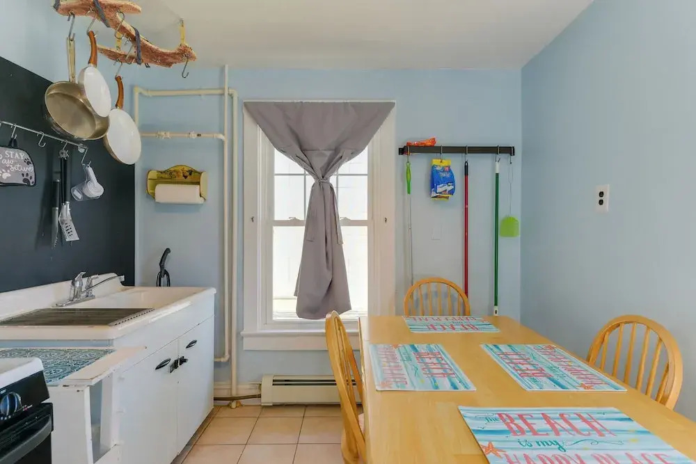Pet-friendly Apartment in Wildwood < 1 Mi to Beach
