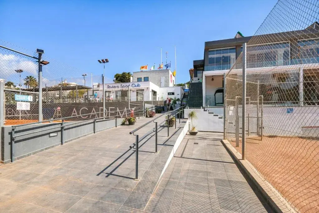 300m to the Beach !