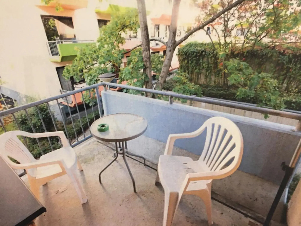 Zwei Zimmer Appartment mit Balkon und Stellplatz voll möbliert