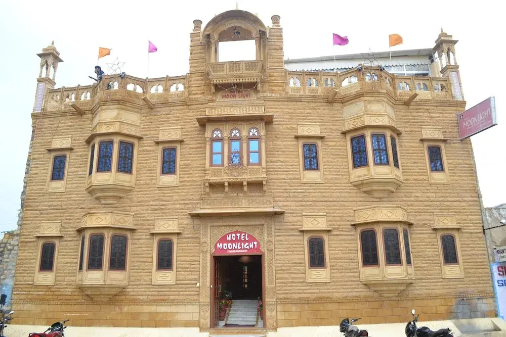 Moonlight Oasis Camp