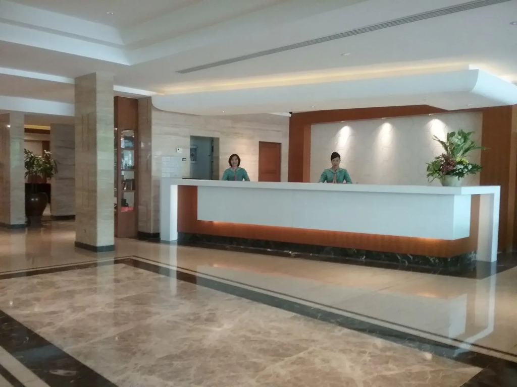 Elmi Hotel