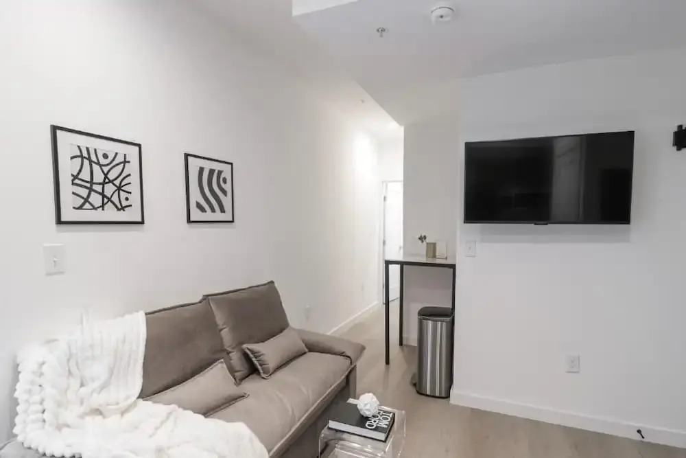 Unit 2 Cozy One Bed in the heart of Dc