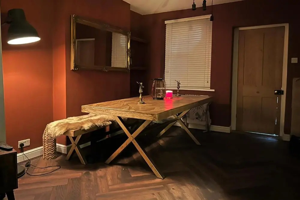 House - Central Stamford - Sleeps 4 - Parking