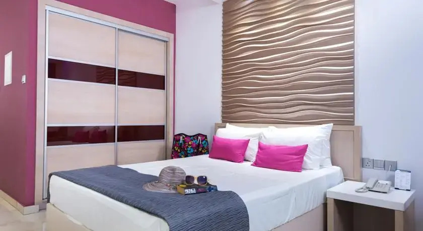 Loutsiana II Deluxe Apartments
