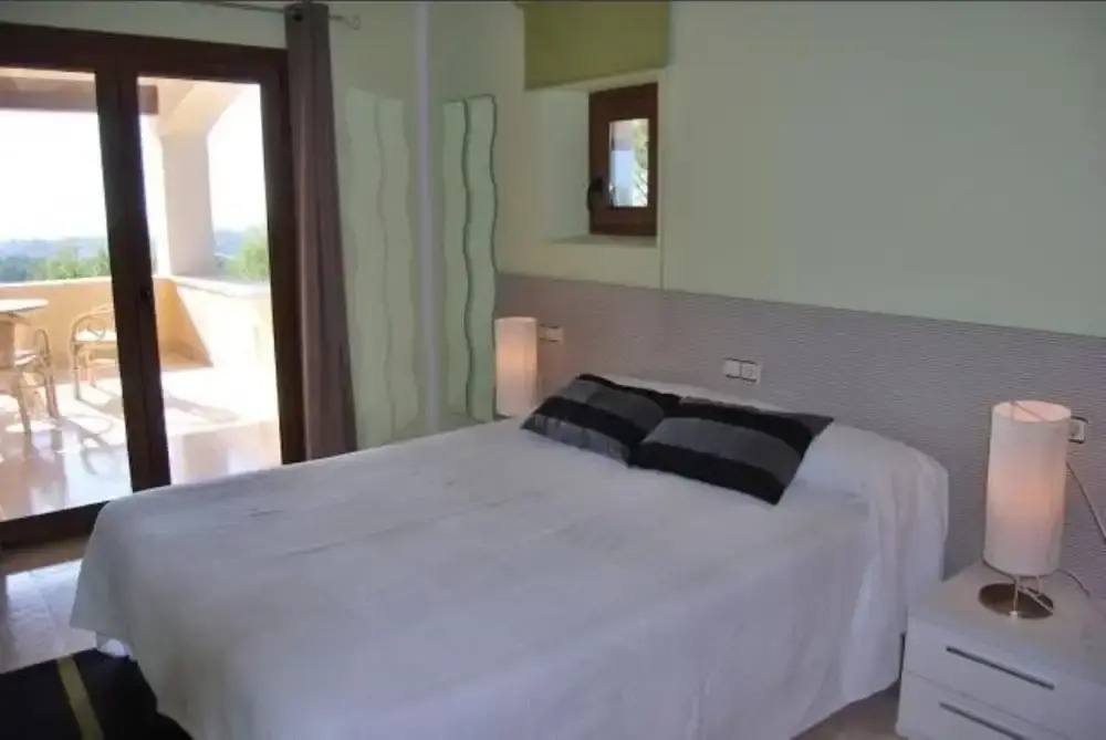 House - 4 Bedrooms with Pool and WiFi - 103976