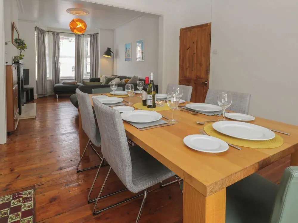 6 Sydney Road