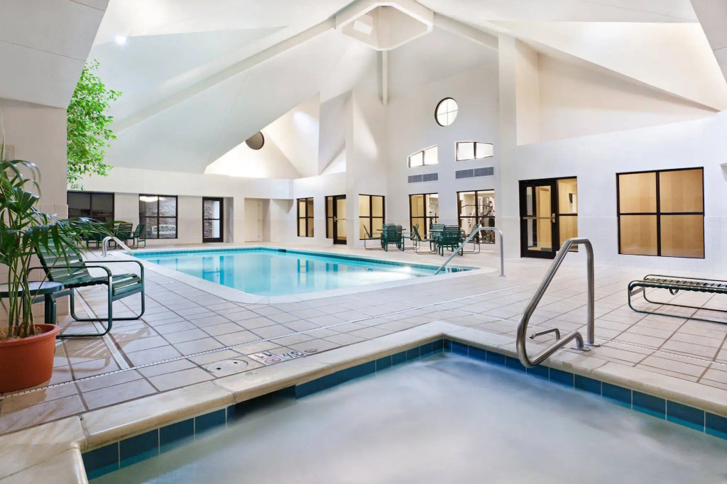 Staybridge Suites - Charlotte Ballantyne by IHG