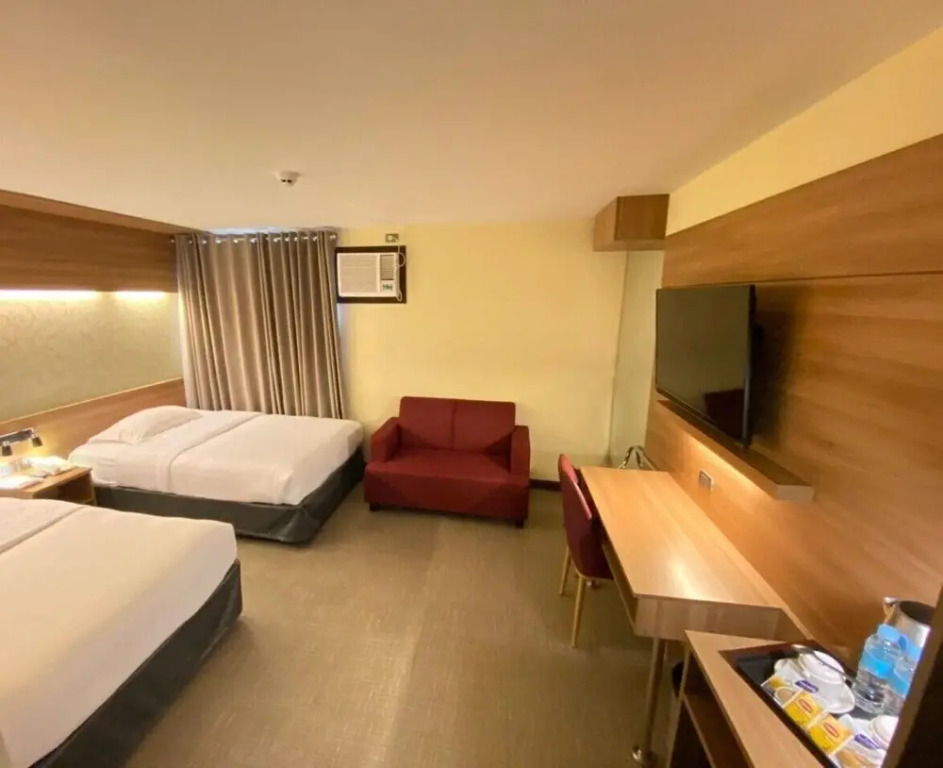 L Meridian Suites