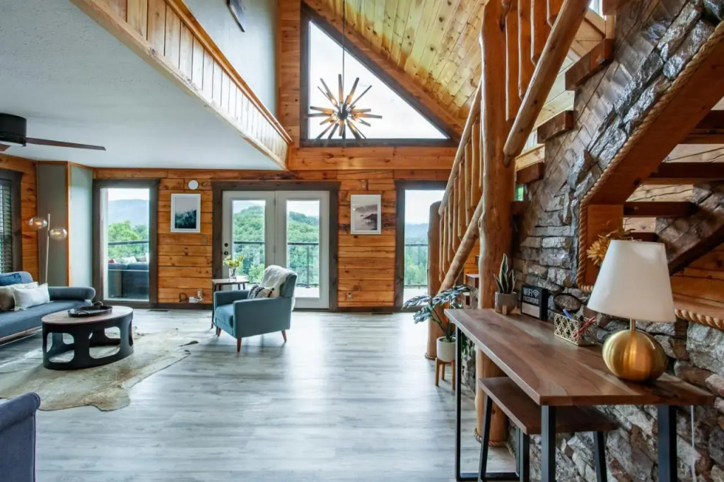 Falcons Lodge - Mtn View Hot Tub and Pool Table