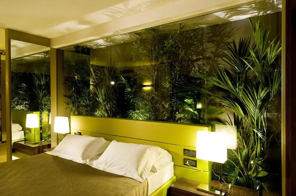 Viola Mhotel