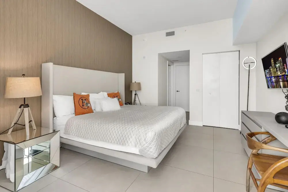 Luxury Penthouse! 4 BDR With Resort Amenities
