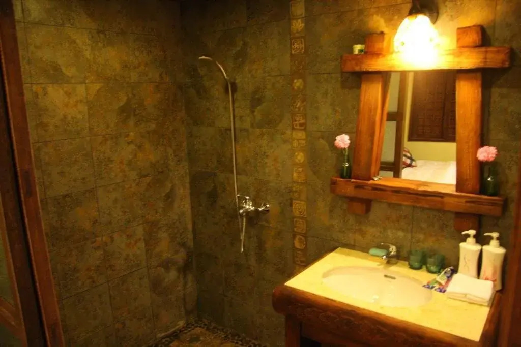 Lijiang Mijing Inn