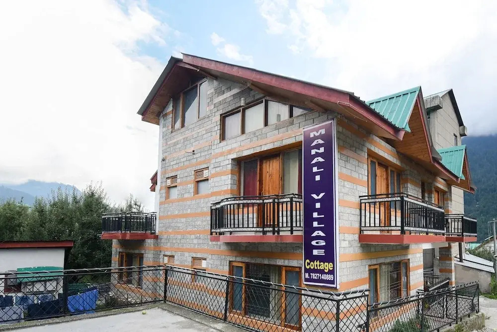 Hotel Eco Groves by OYO Rooms