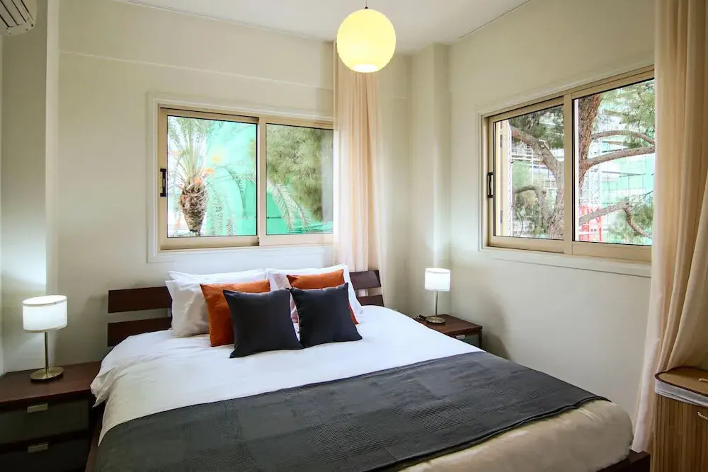 Phaedrus Living: City View Luxury Iras Flat 102