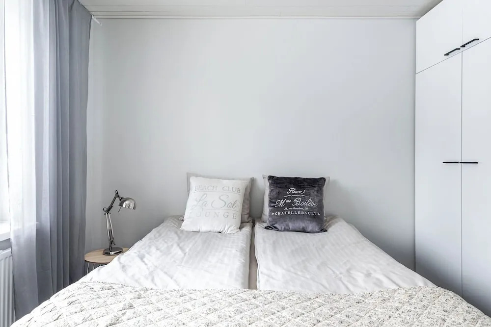 Bright 1BR Apartment next to the Beach