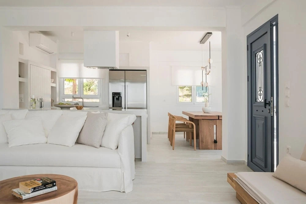 Lourdas White Villa