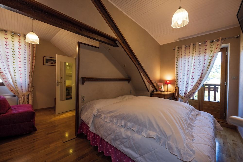 Hotel Restaurant de charme La Lozerette - Proche Florac