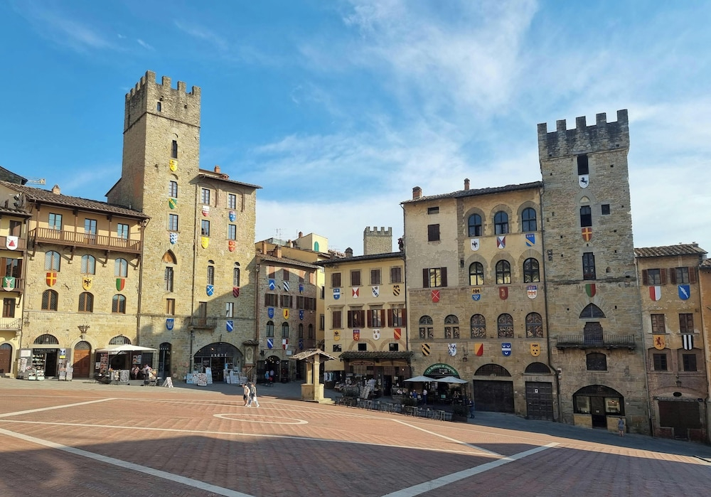 Villa Montegemoli by Toscana Bella