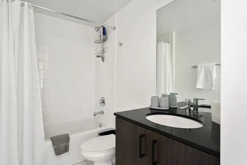 Comfy MW Apts with Gym & WD by Zencity