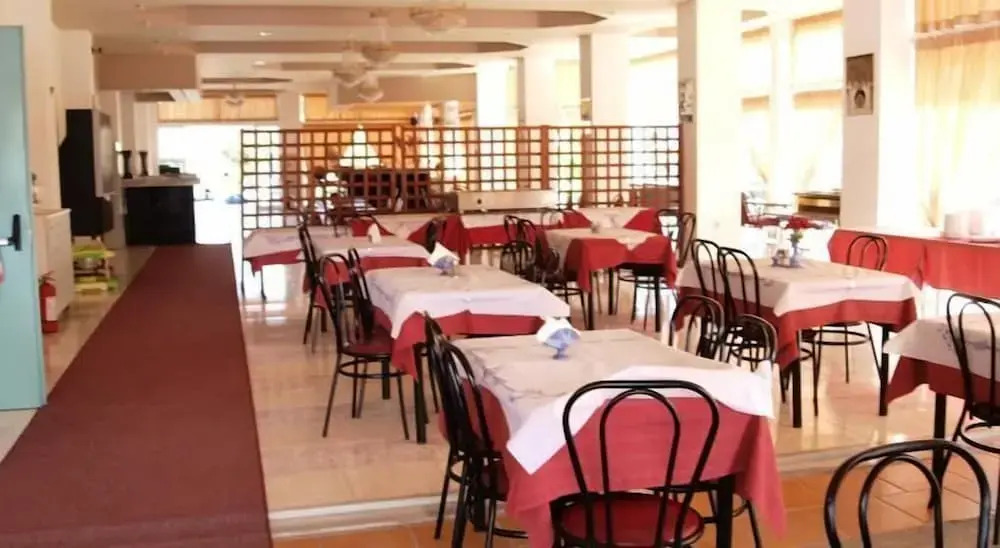 Lagonas Beach Hotel