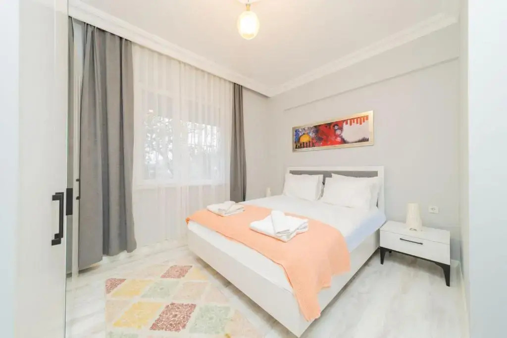 Vibrant Flat With Lovely Balcony in Muratpasa