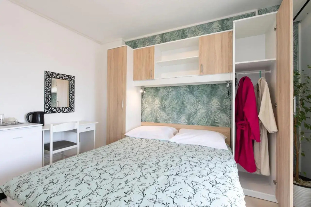 Apartment & rooms Ivica