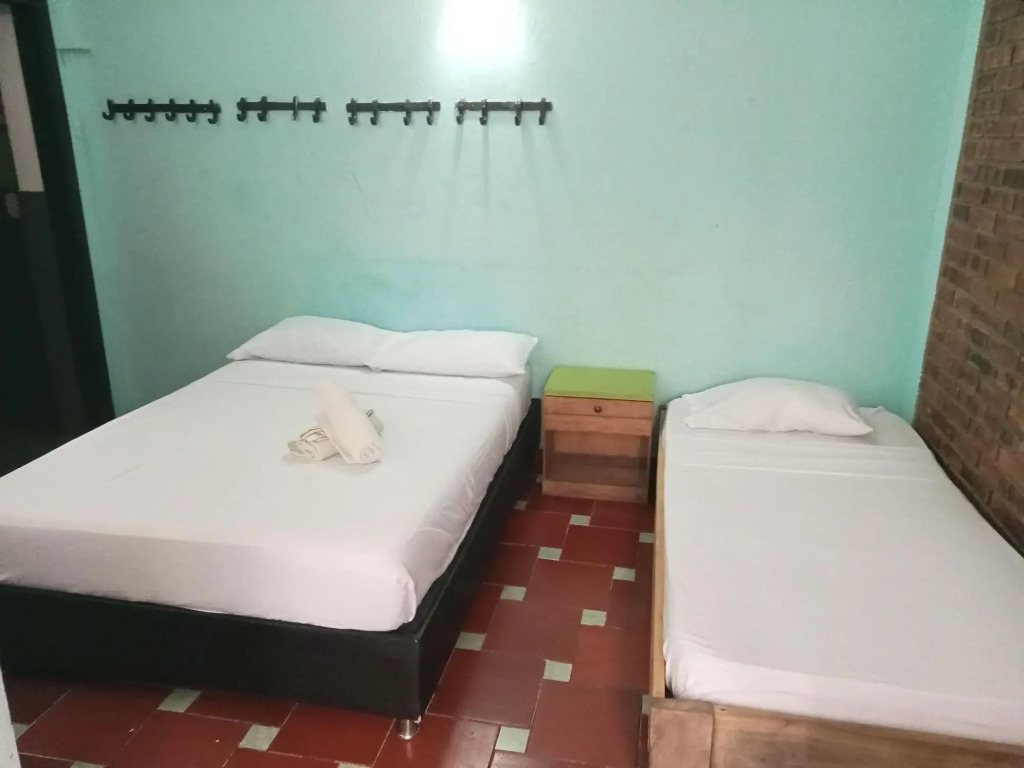 Aluna Hostel B&B