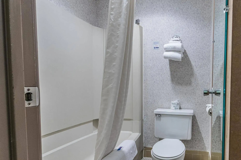 Days Inn by Wyndham La Crosse