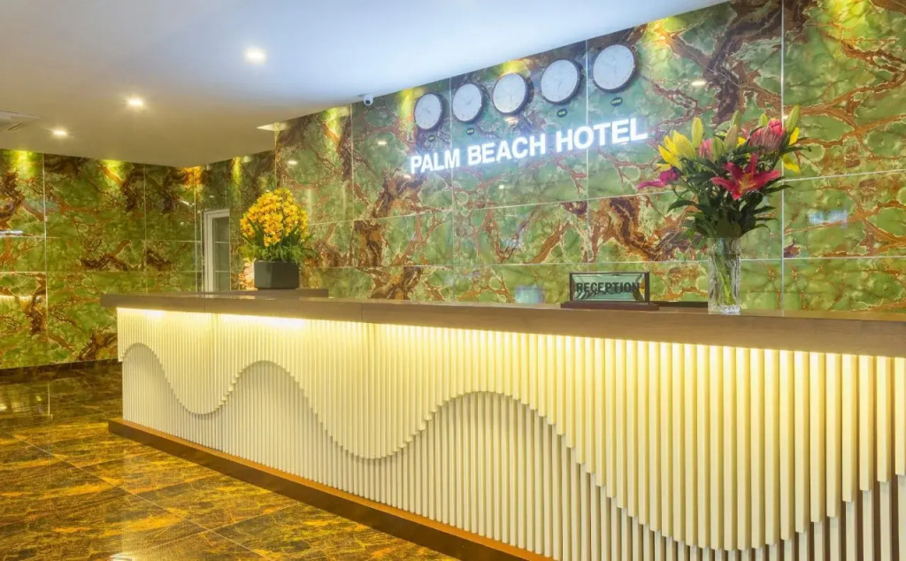 Palm Beach Hotel