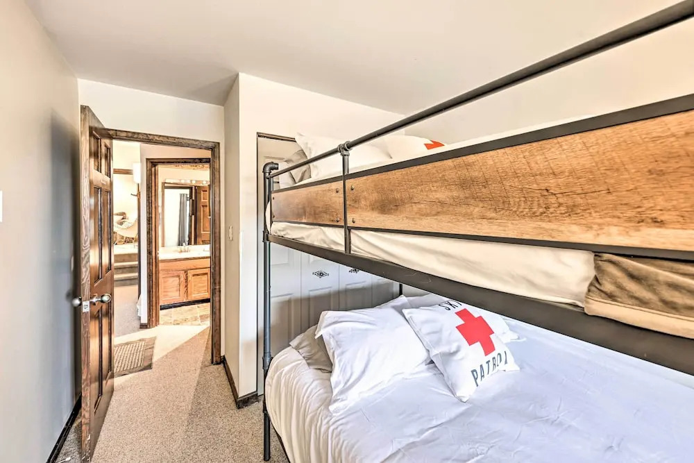Cozy Condo w/ View, Walk to Steamboat Ski Resort!
