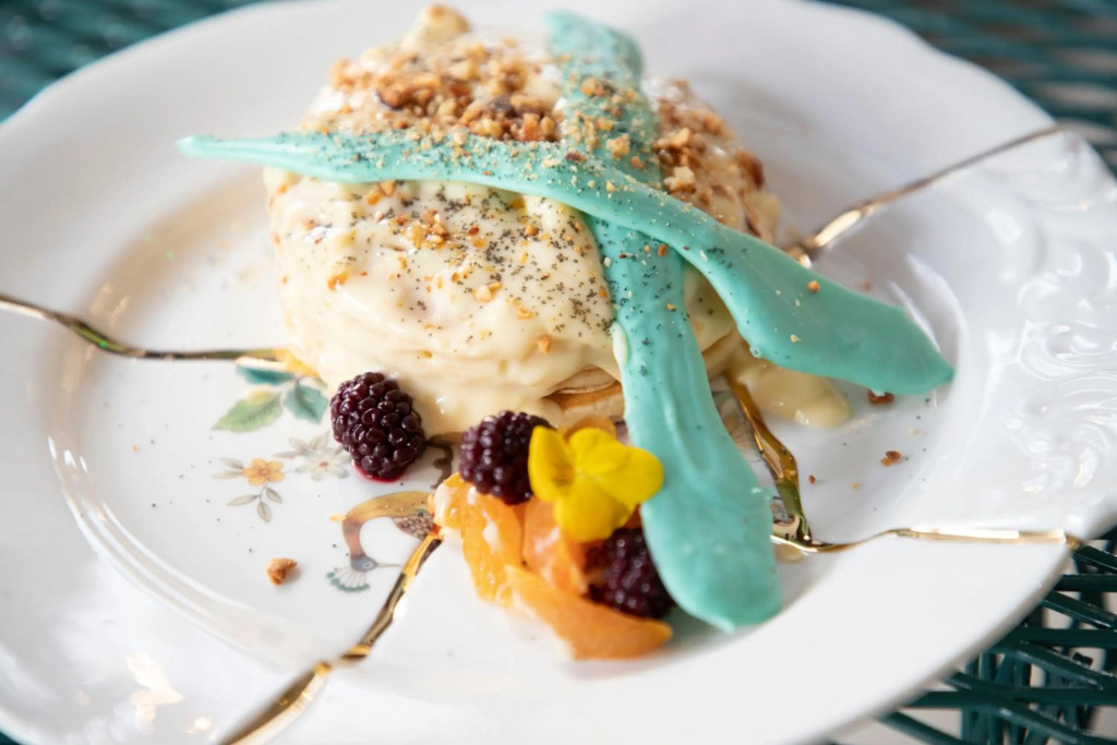 14 Reasons Why Hotel Athens