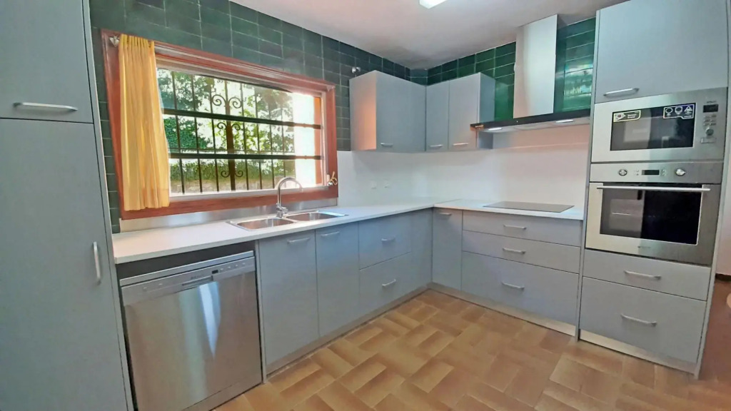 Esquer in Llafranc with 6 bedrooms and 4 bathrooms