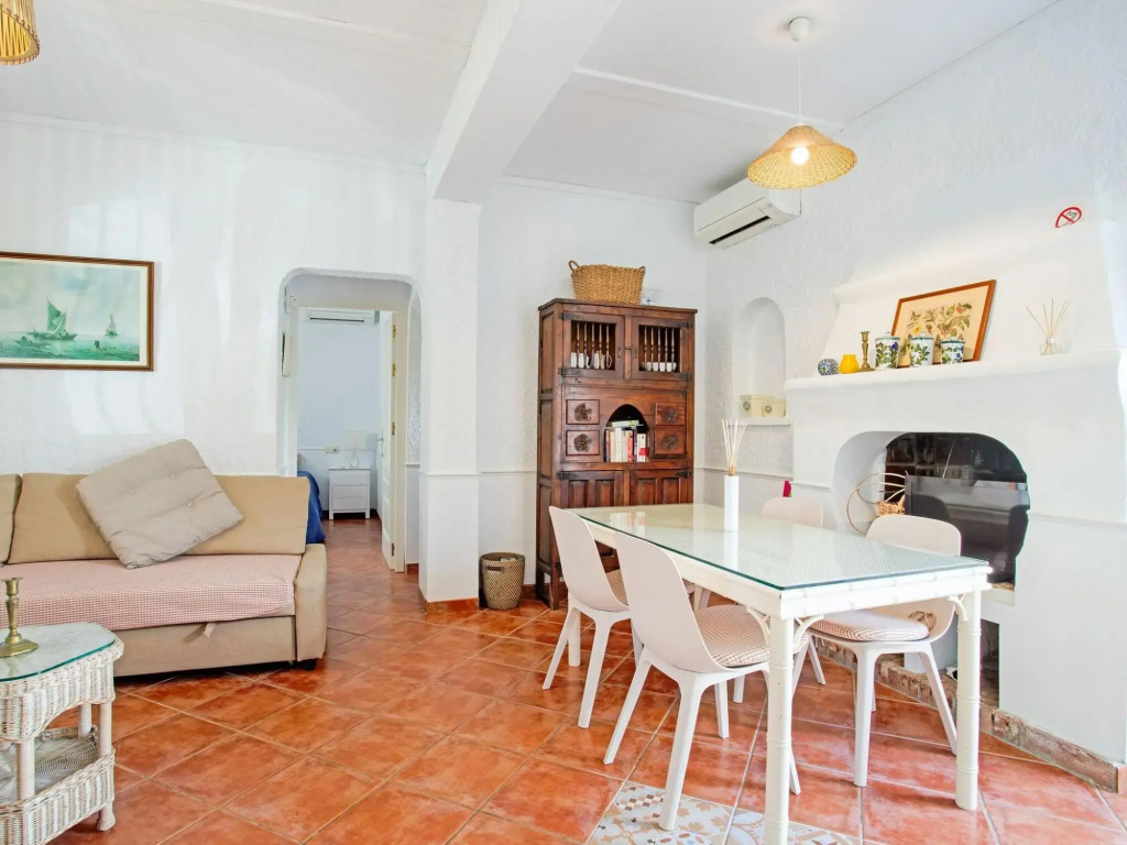 Superb beachfront villa with guest house 50m opposite