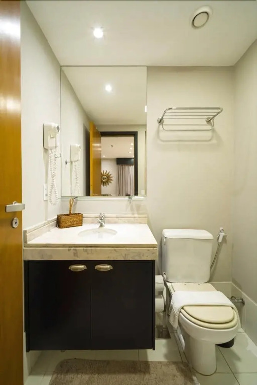 BO217 Flat na Av.Ibirapuera em local fantástico!