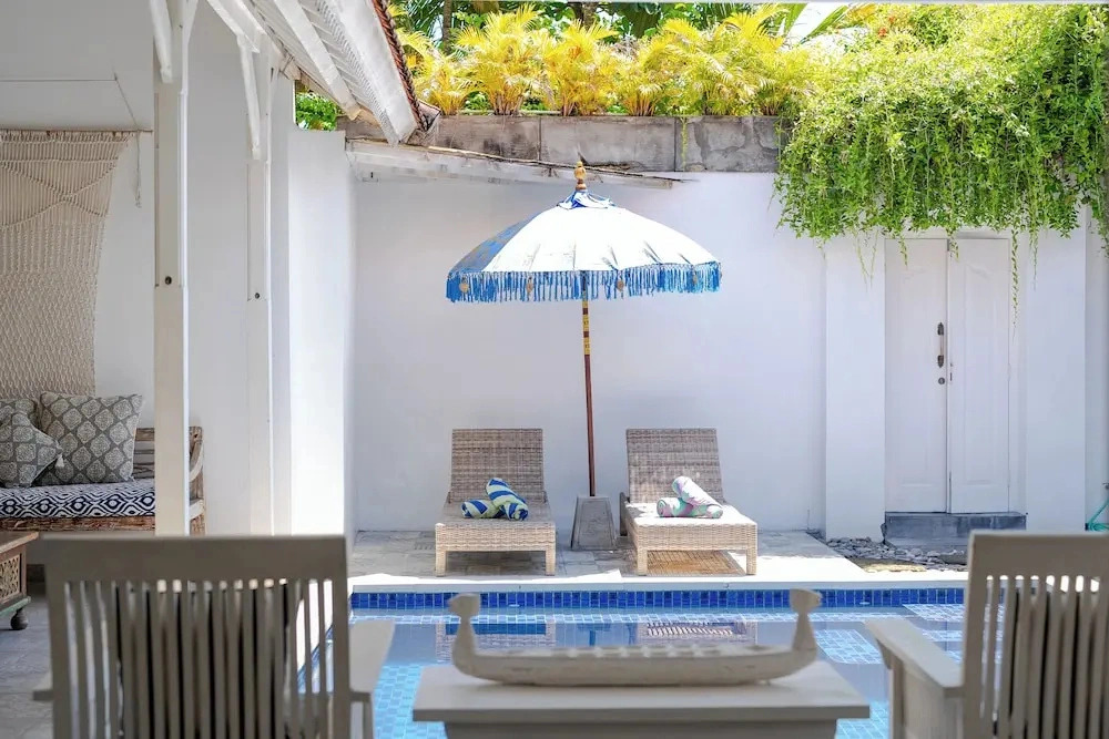Peacock Bungalow by Pertama Stay